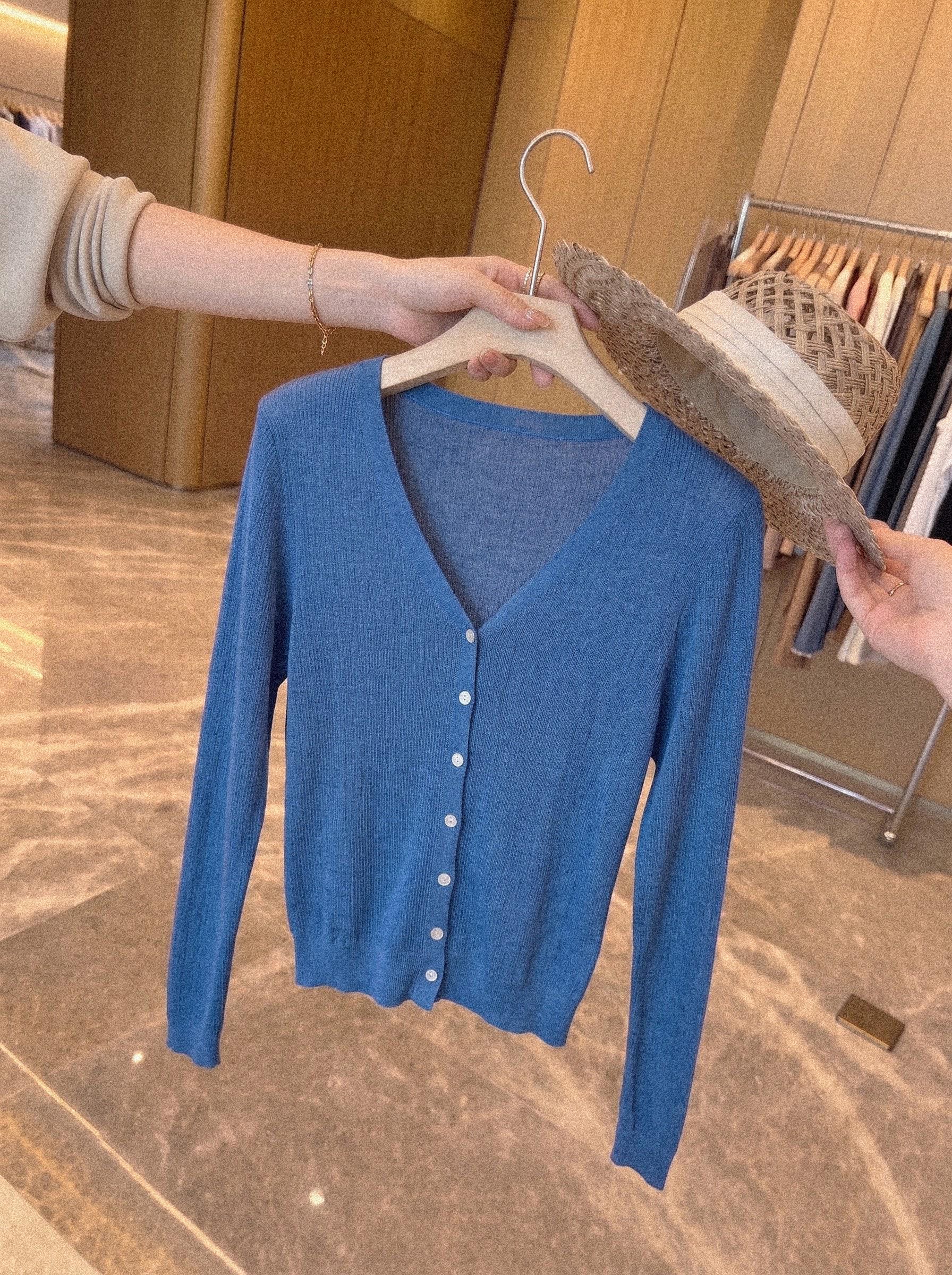Elegant Lightweight Long Sleeve V-Neck Knit Cardigan for Women Korean Style Fall Top - Image 4
